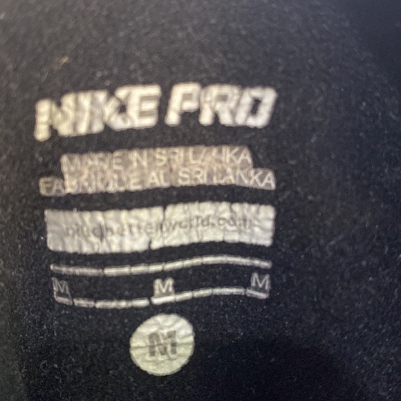 Nike Pro dri-fit Size M, Black with cowl neck that cinches. - Picture 4 of 4